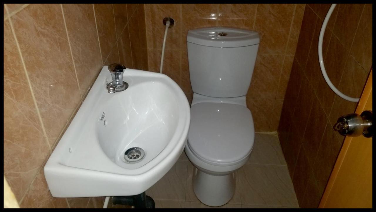 New Happy Inn Нувара-Елія Екстер'єр фото
